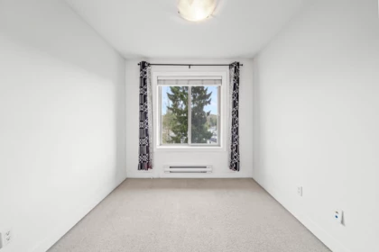 Hallway Photo of 36 1708 King George Boulevard, Surrey, BC