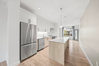 Kitchen Photo of 36 1708 King George Boulevard, Surrey, BC