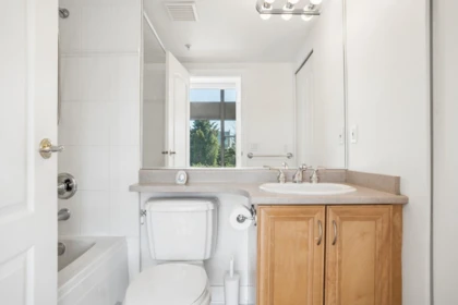 Powder Room Photo of 305 2119 Yew Street, Vancouver, BC