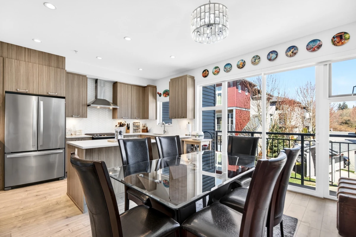 Living Room Photo of 21 24076 112 Avenue, Maple Ridge, BC