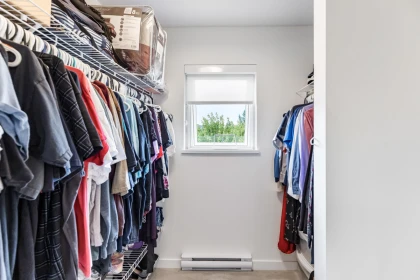 Walk-In Closet Photo of 21 24076 112 Avenue, Maple Ridge, BC