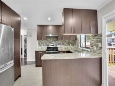 Kitchen Photo of 9974 127b Street, Surrey, BC