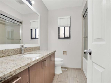 Primary Bathroom Photo of 9974 127b Street, Surrey, BC