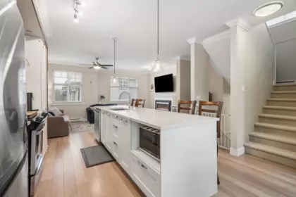 60 6350 142 Street, Surrey, BC, Surrey — Townhouse for sale