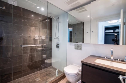 Guest Bathroom Photo of 904 1561 W 57th Avenue, Vancouver, BC