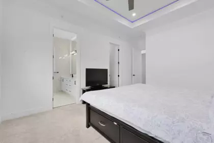 Guest Bathroom Photo of 32711 Egglestone Avenue, Mission, BC