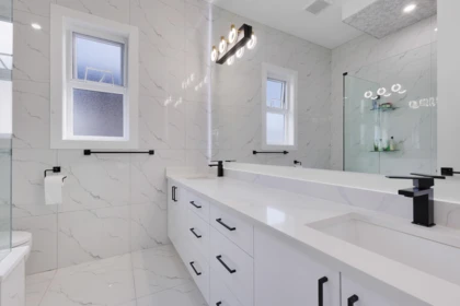 Powder Room Photo of 32711 Egglestone Avenue, Mission, BC