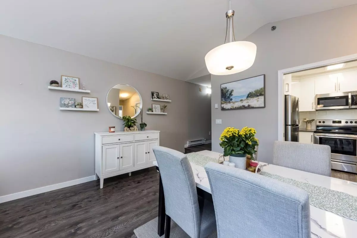 Family Room Photo of 16 3200 Westwood Street, Port Coquitlam, BC