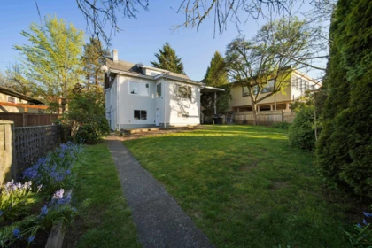 Basement Recreation Room Photo of 107 Seventh Avenue, New Westminster, BC