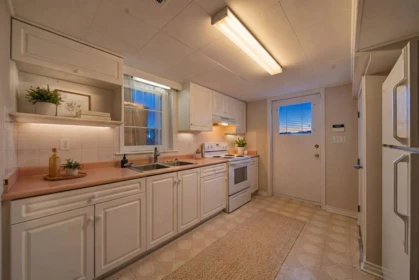 Kitchen Photo of 107 Seventh Avenue, New Westminster, BC