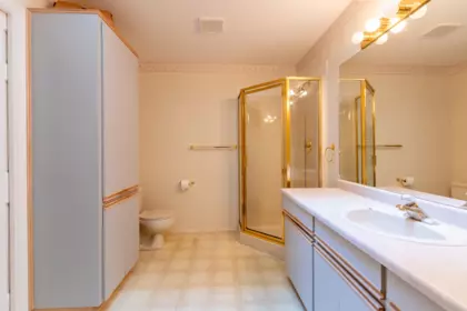 Guest Bathroom Photo of 16 2988 Horn Street, Abbotsford, BC