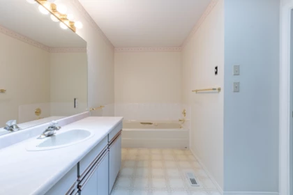Powder Room Photo of 16 2988 Horn Street, Abbotsford, BC