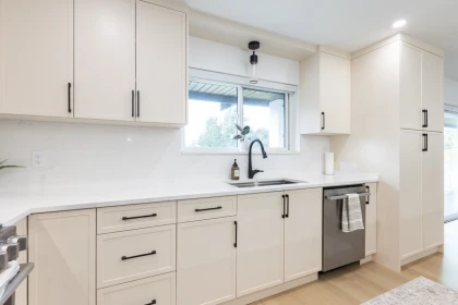 Guest Bathroom Photo of 1830 126 Street, Surrey, BC