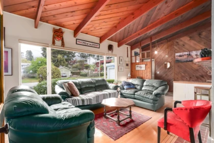 957 Essex Road, North Vancouver, BC, North Vancouver — Single Family Residence for sale