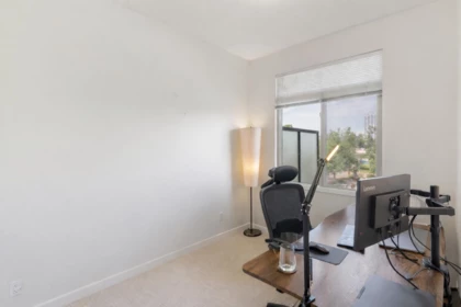 Office / Den Photo of 415 10180 153 Street, Surrey, BC