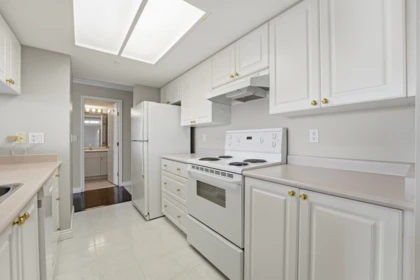 Walk-In Closet Photo of 1701 739 Princess Street, New Westminster, BC