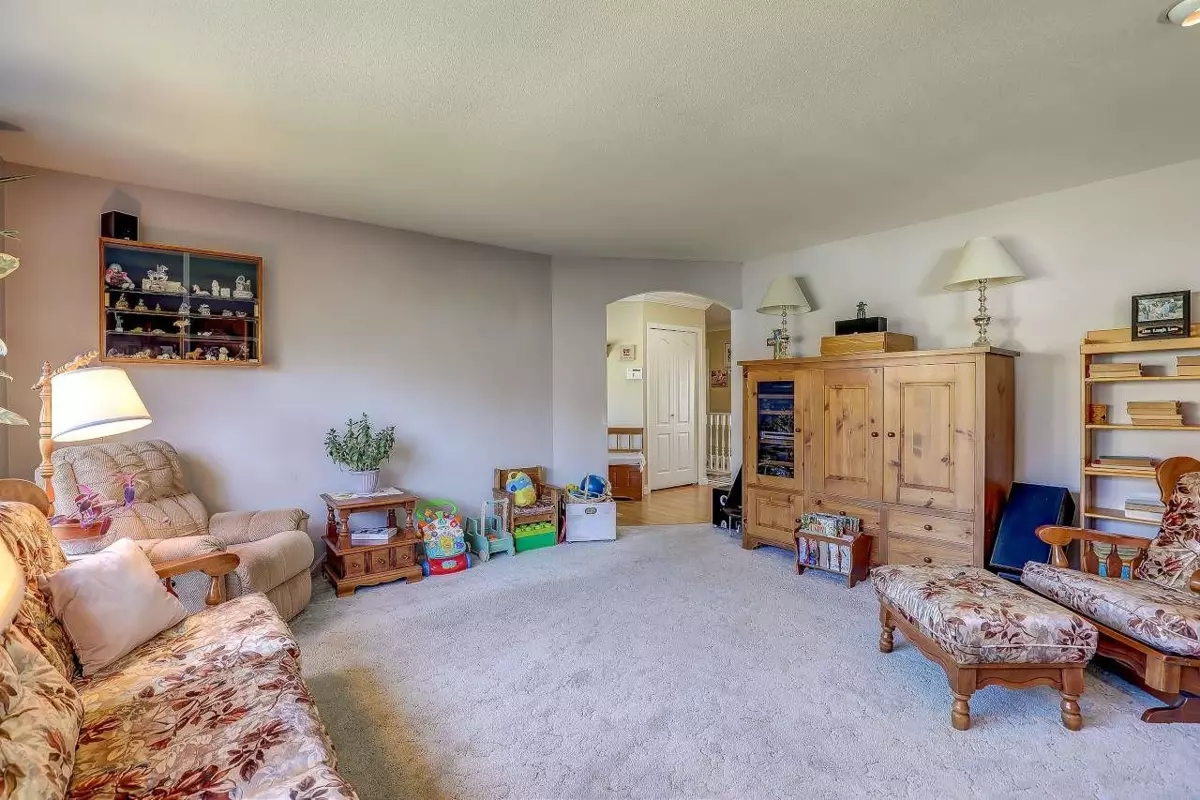 Dining Area Photo of 7852 167a Street, Surrey, BC