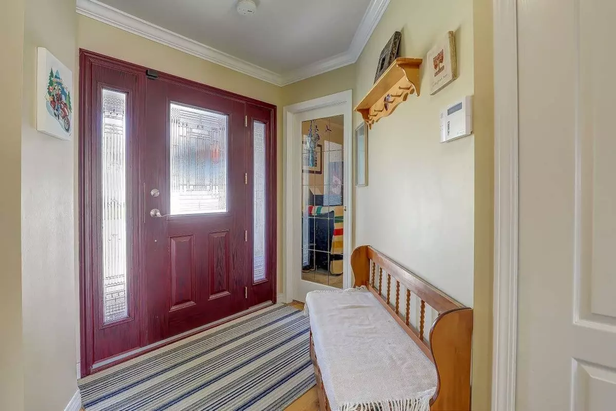 Living Room Photo of 7852 167a Street, Surrey, BC