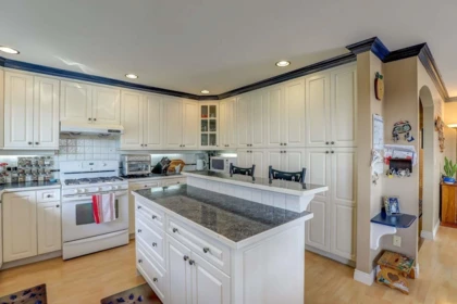 Breakfast Nook Photo of 7852 167a Street, Surrey, BC