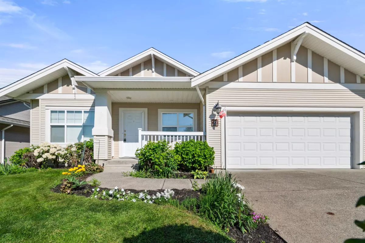 Exterior Rear Photo of 35 5700 Jinkerson Road, Chilliwack, BC