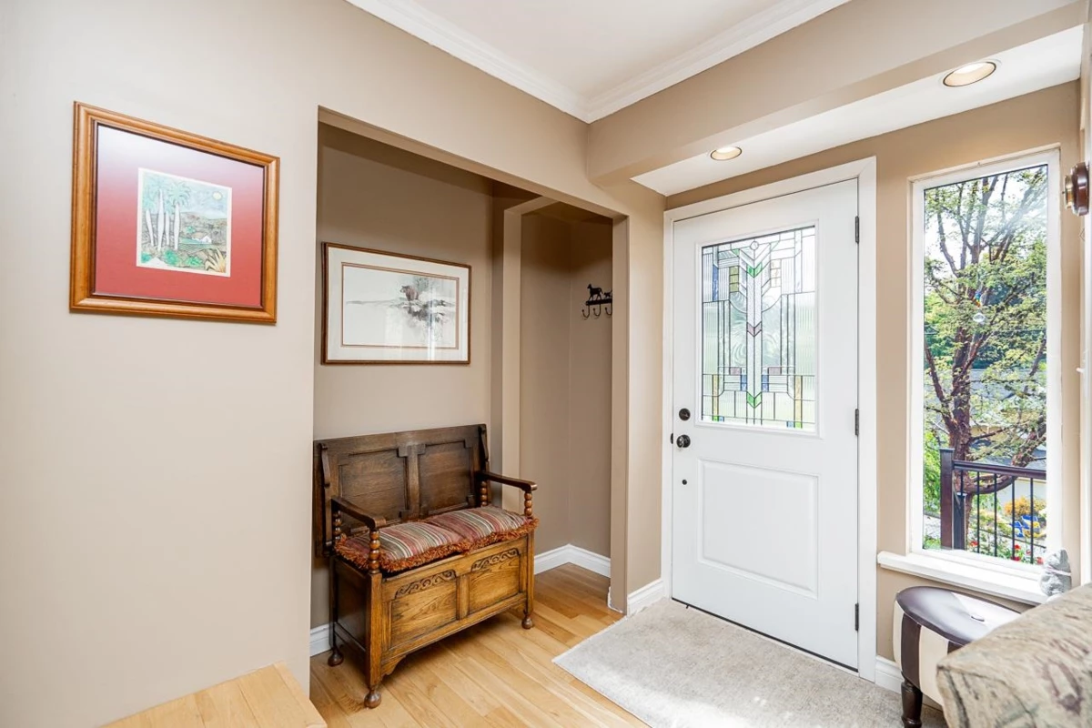 Family Room Photo of 4360 Cliffmont Road, North Vancouver, BC