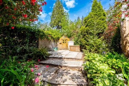 Garden / Landscaping Photo of 4360 Cliffmont Road, North Vancouver, BC