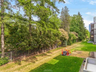 Garden / Landscaping Photo of 206 9682 134 Street, Surrey, BC