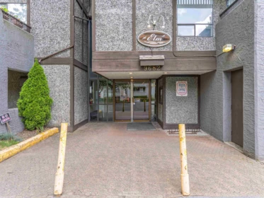 Hot Tub / Spa Photo of 206 9682 134 Street, Surrey, BC