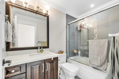 Mudroom Photo of 14185 74 Avenue, Surrey, BC
