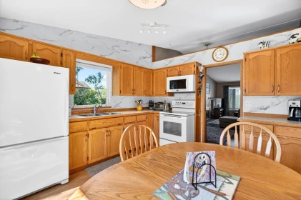 Breakfast Nook Photo of 20188 116b Avenue, Maple Ridge, BC