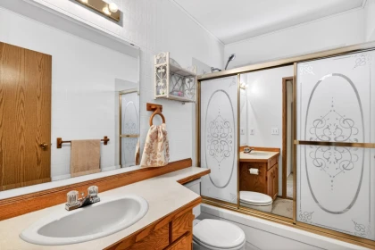 Guest Bathroom Photo of 20188 116b Avenue, Maple Ridge, BC