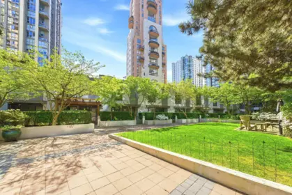 Garden / Landscaping Photo of 1259 Richards Street, Vancouver, BC