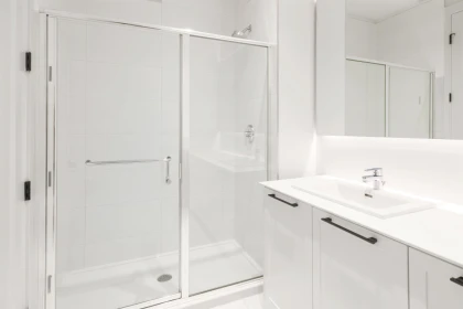 Primary Bathroom Photo of 314 14968 101a Avenue, Surrey, BC