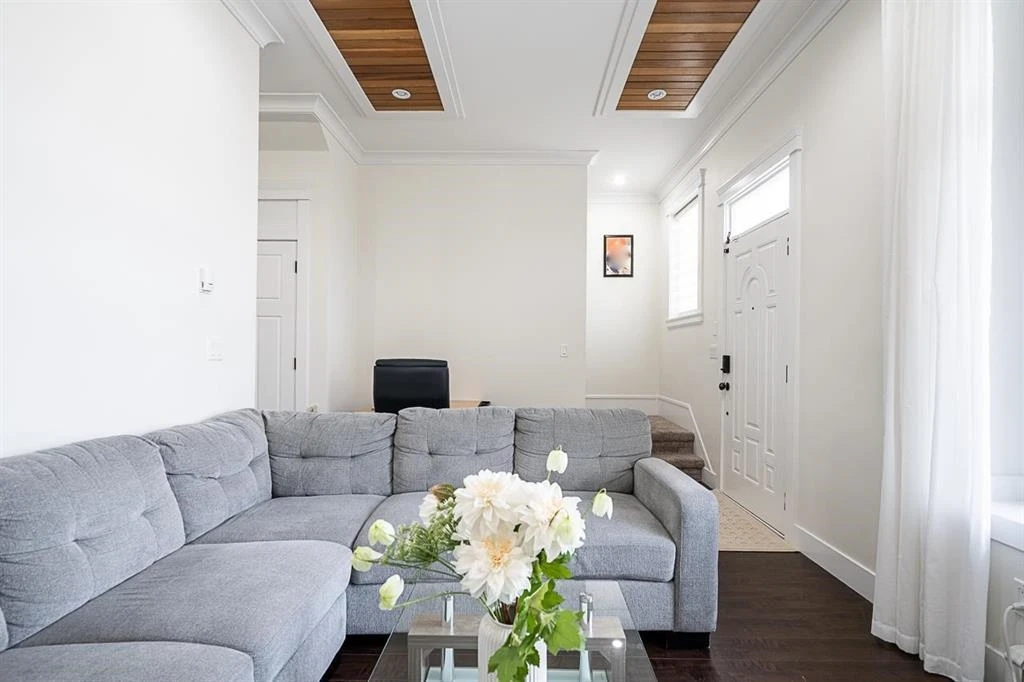 Living Room Photo of 13916 60 Avenue, Surrey, BC