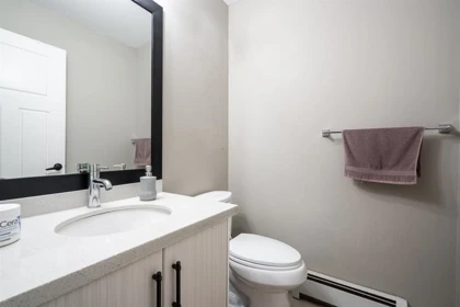 Hallway Photo of 13916 60 Avenue, Surrey, BC