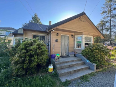 2127 King George Boulevard, Surrey, BC, Surrey — Single Family Residence for sale