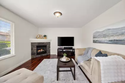Powder Room Photo of 11457 Creekside Street, Maple Ridge, BC