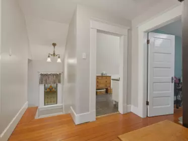 Mudroom Photo of 624 Colborne Street, New Westminster, BC