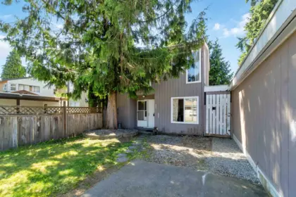 Breakfast Nook Photo of 881 Pinebrook Place, Coquitlam, BC