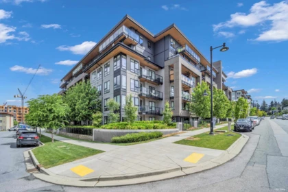Front Yard Photo of 305 615 Cottonwood Avenue, Coquitlam, BC