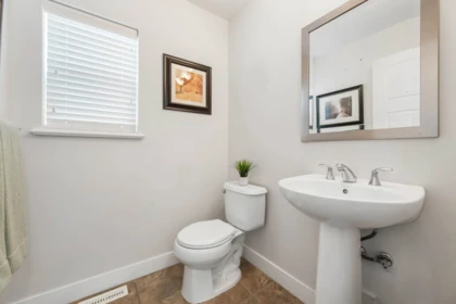 Walk-In Closet Photo of 2108 Zinfandel Drive, Abbotsford, BC