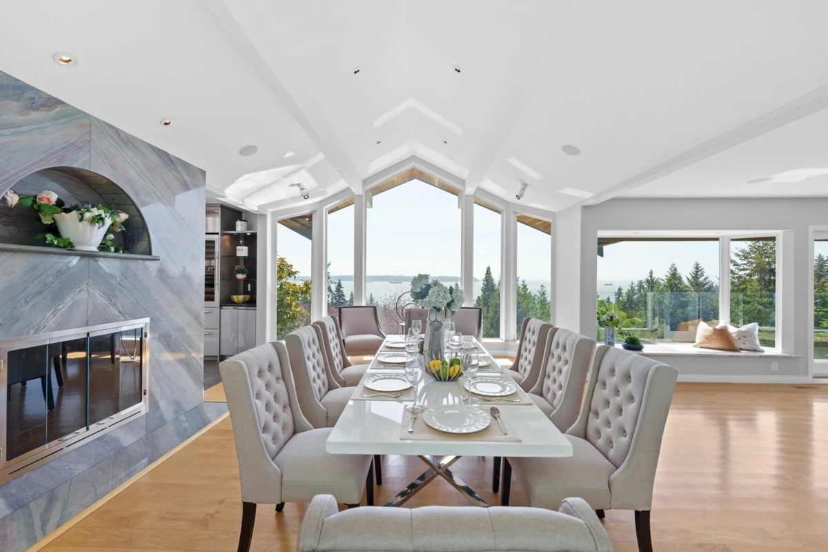 Family Room Photo of 4253 Rockbank Place, West Vancouver, BC