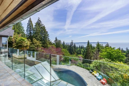 Front Yard Photo of 4253 Rockbank Place, West Vancouver, BC