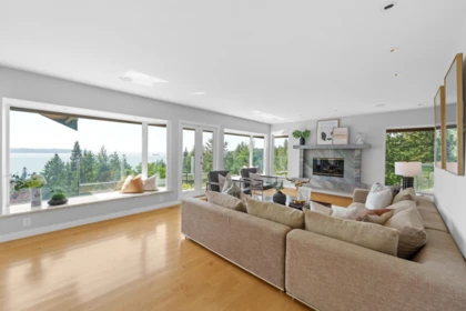 Kitchen Photo of 4253 Rockbank Place, West Vancouver, BC