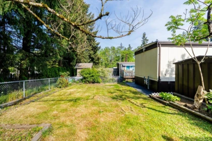 Hallway Photo of 5 13650 80 Avenue, Surrey, BC
