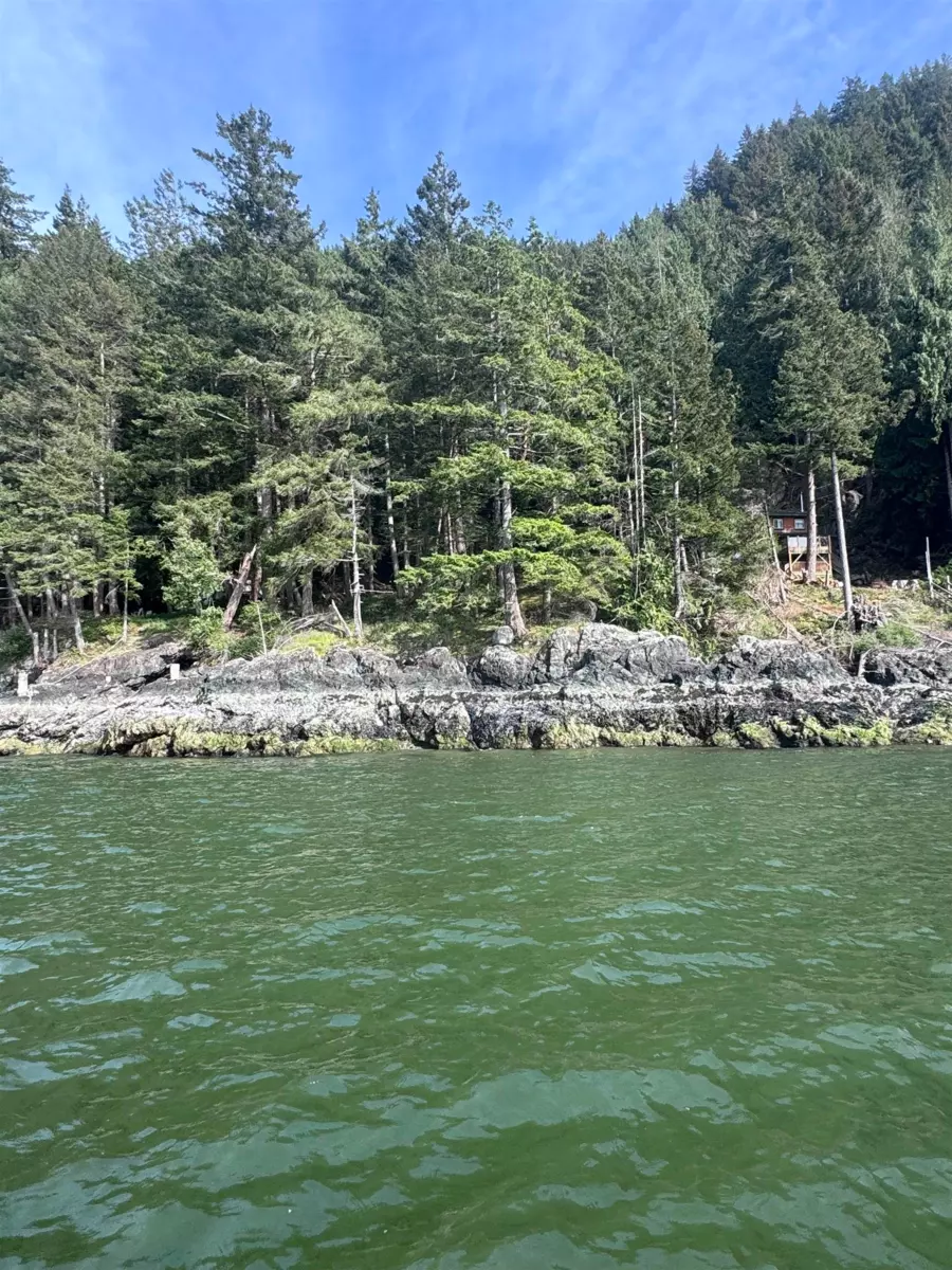 Family Room Photo of 1268 Wf, Bowen Island, BC