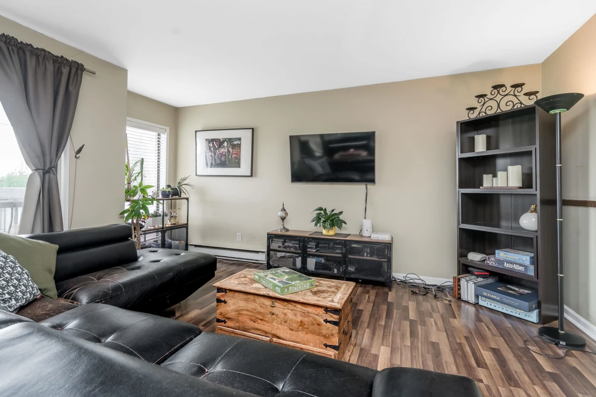 Dining Area Photo of 1 11869 223rd Street, Maple Ridge, BC
