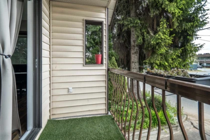 Front Yard Photo of 1 11869 223rd Street, Maple Ridge, BC