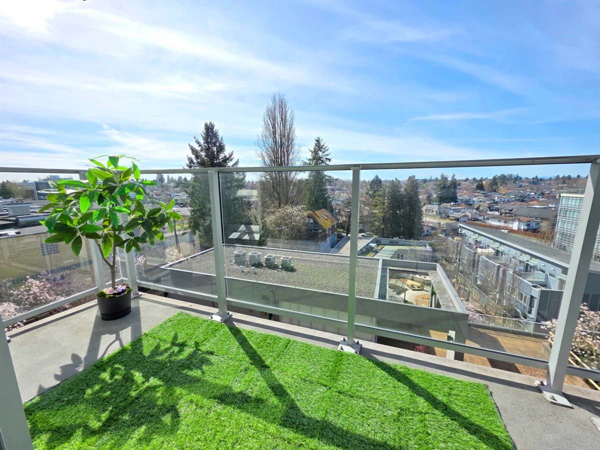 Living Room Photo of 719 4818 Eldorado Mews, Vancouver, BC