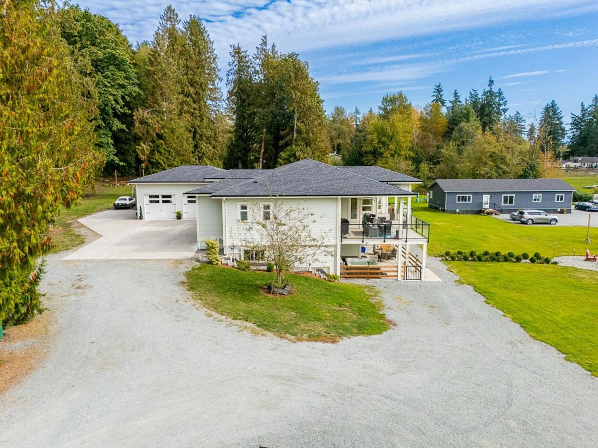 Family Room Photo of 934 248 Street, Langley, BC